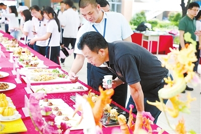 2019年珠海市職業(yè)教育活動周啟動 各色美食展示令人大飽口福